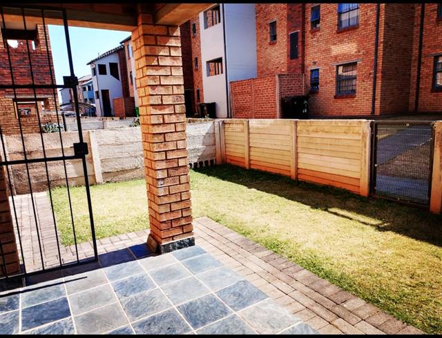 2 BEDROOM TOWNHOUSE FOR SALE IN KIBLER PARK